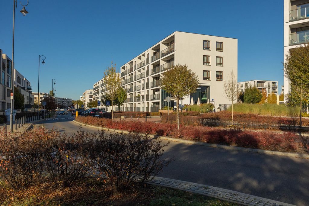 Warszawa · ul. Krzysztofa Kieślowskiego — 9
