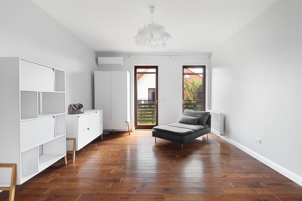 Warszawa · ul. Sążnista — 21