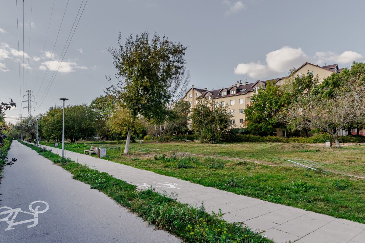 Warszawa · ul. Polnej Róży — 19