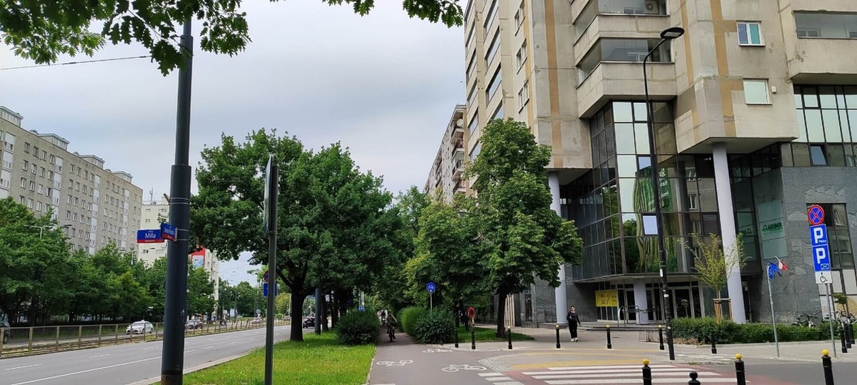 Warszawa · al. Aleja Jana Pawła II — 9