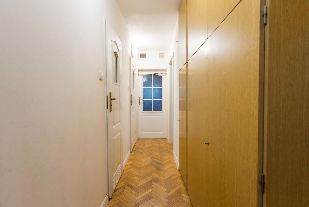 Warszawa · ul. Jana Kochanowskiego — 6