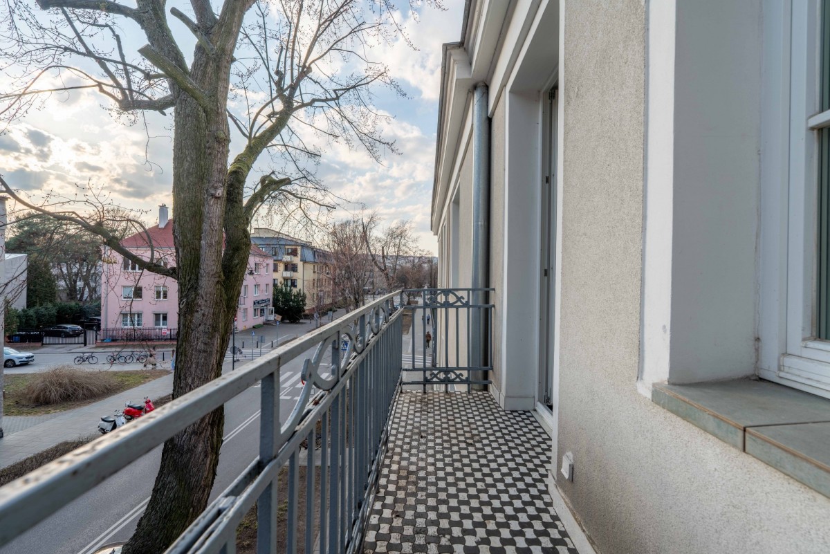 Warszawa · ul. Efraima Schroegera — 9