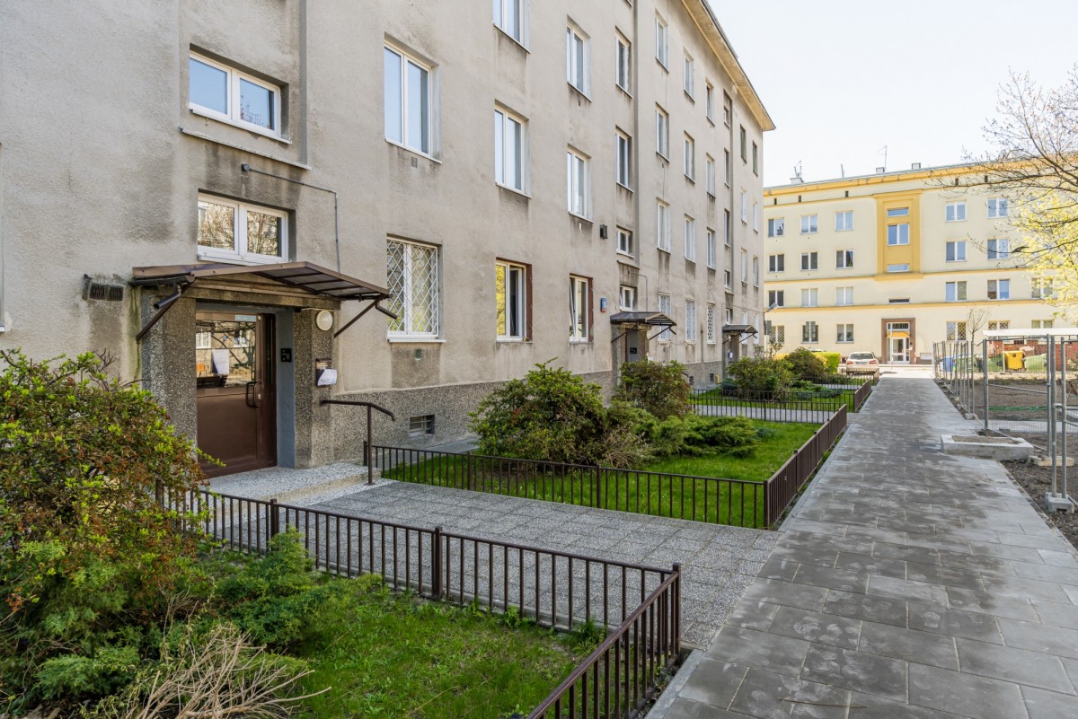 Warszawa · ul. Józefa Szanajcy — 10