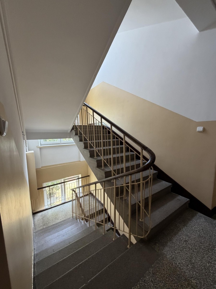 Warszawa · ul. Bertolta Brechta — 10