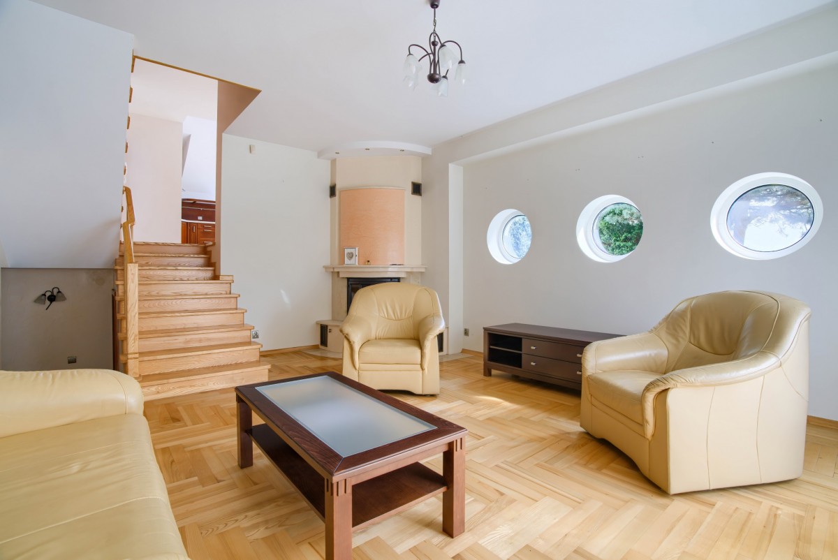 Warszawa · ul. Nad Wisłą — 10