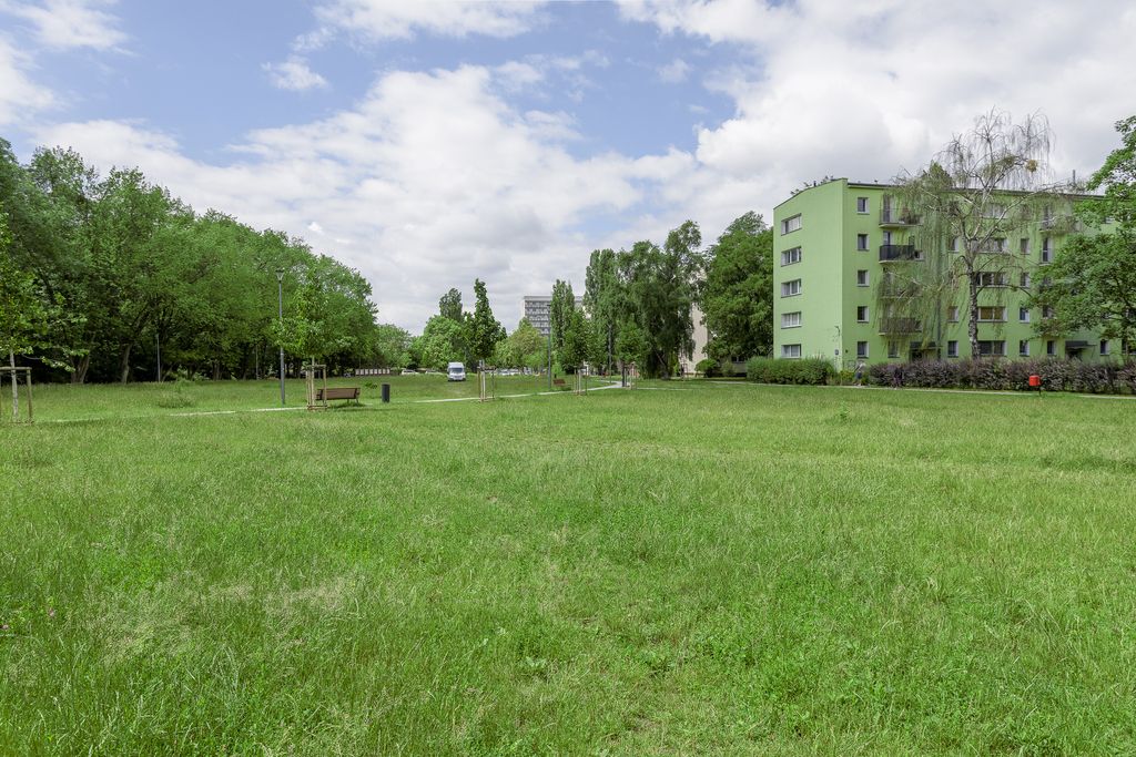Warszawa · ul. Pustola — 24