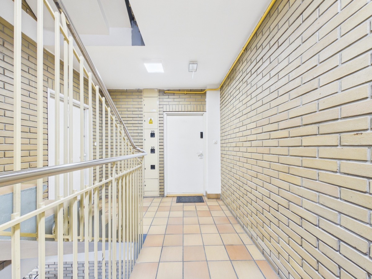Warszawa · ul. św. Bonifacego — 20