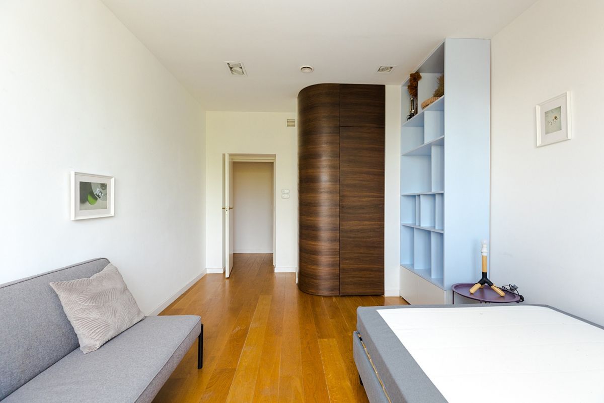 Warszawa · ul. 11 Listopada — 25