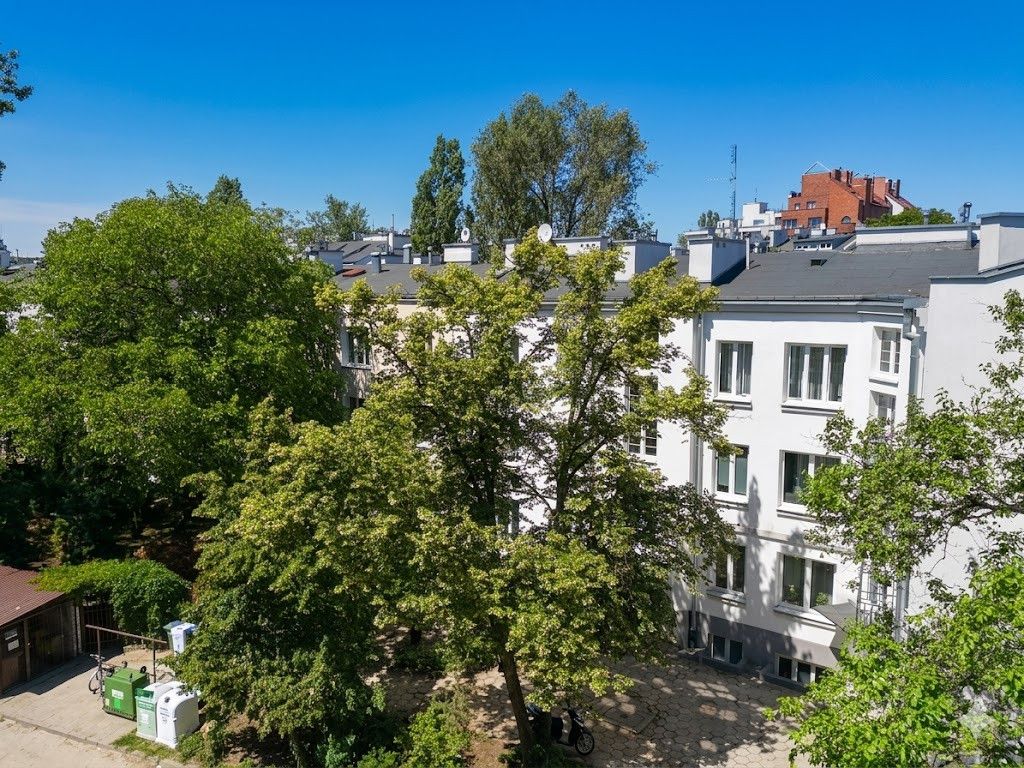 Warszawa · al. Aleja Jerzego Waszyngtona — 16