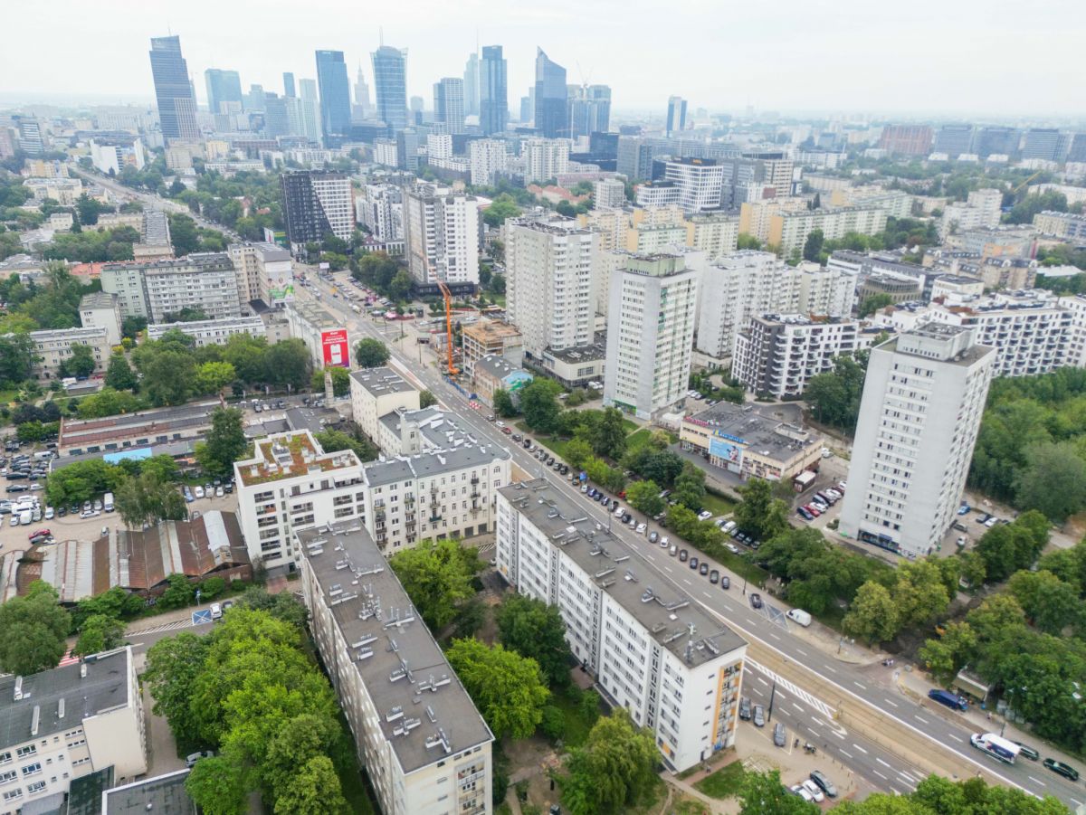 Warszawa · ul. Wolska — 18