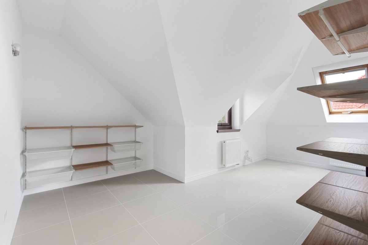 Warszawa · ul. Sążnista — 22