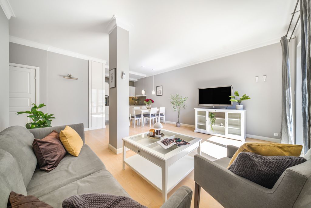 Warszawa · ul. Prymasa Augusta Hlonda — 5