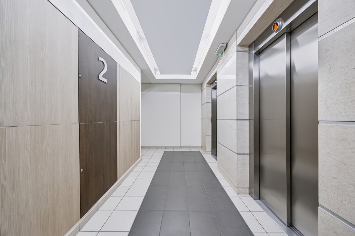 Warszawa · ul. Obrzeżna — 16