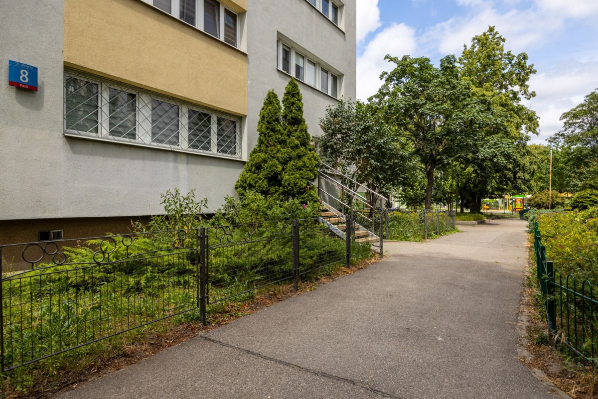 Warszawa · ul. Literacka — 21