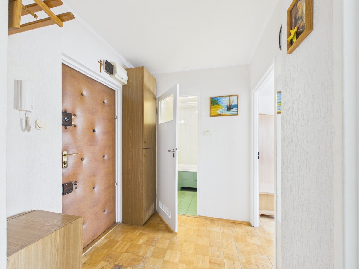 Warszawa · ul. Oskara Langego — 16
