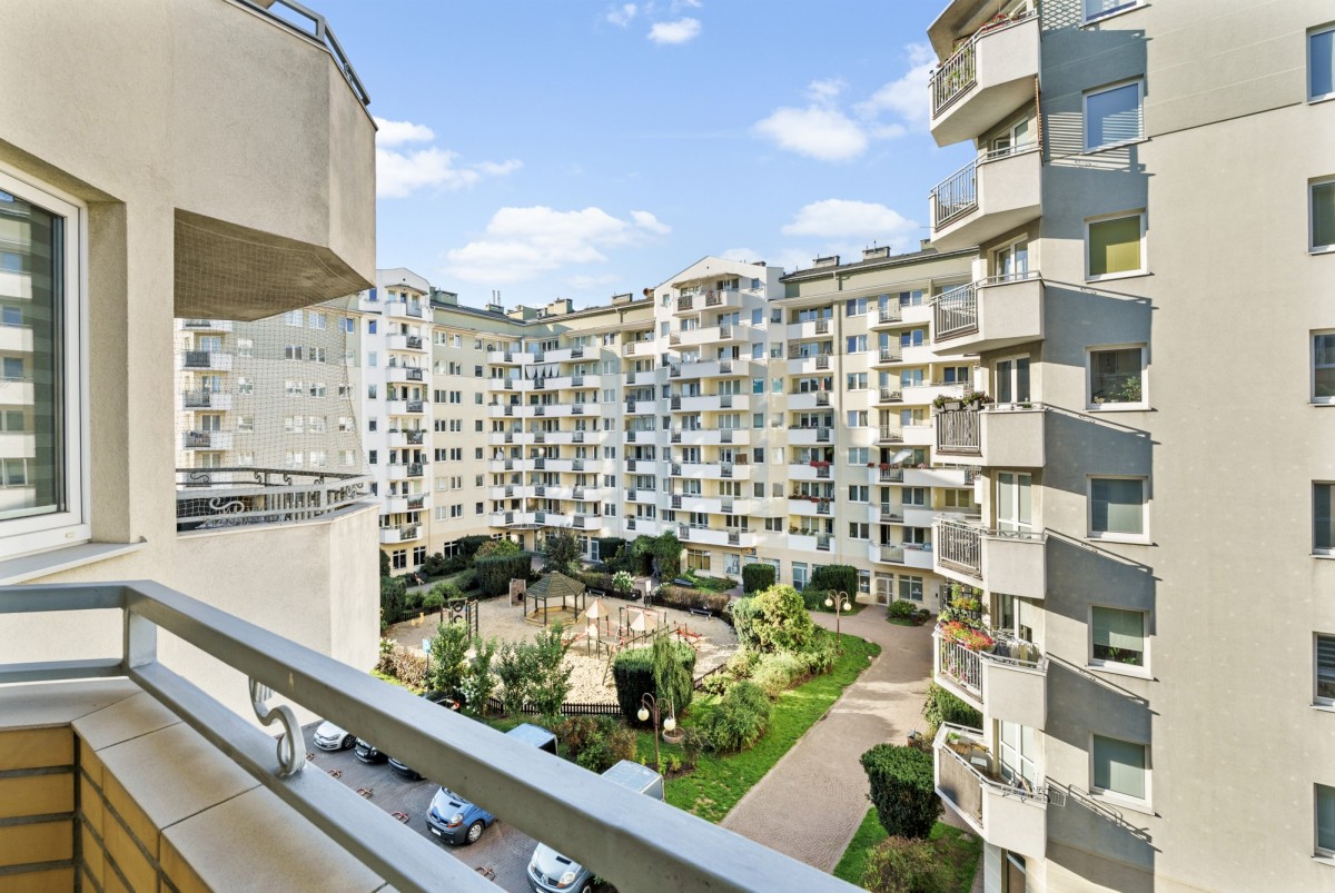 Warszawa · ul. Dzieci Warszawy — 16
