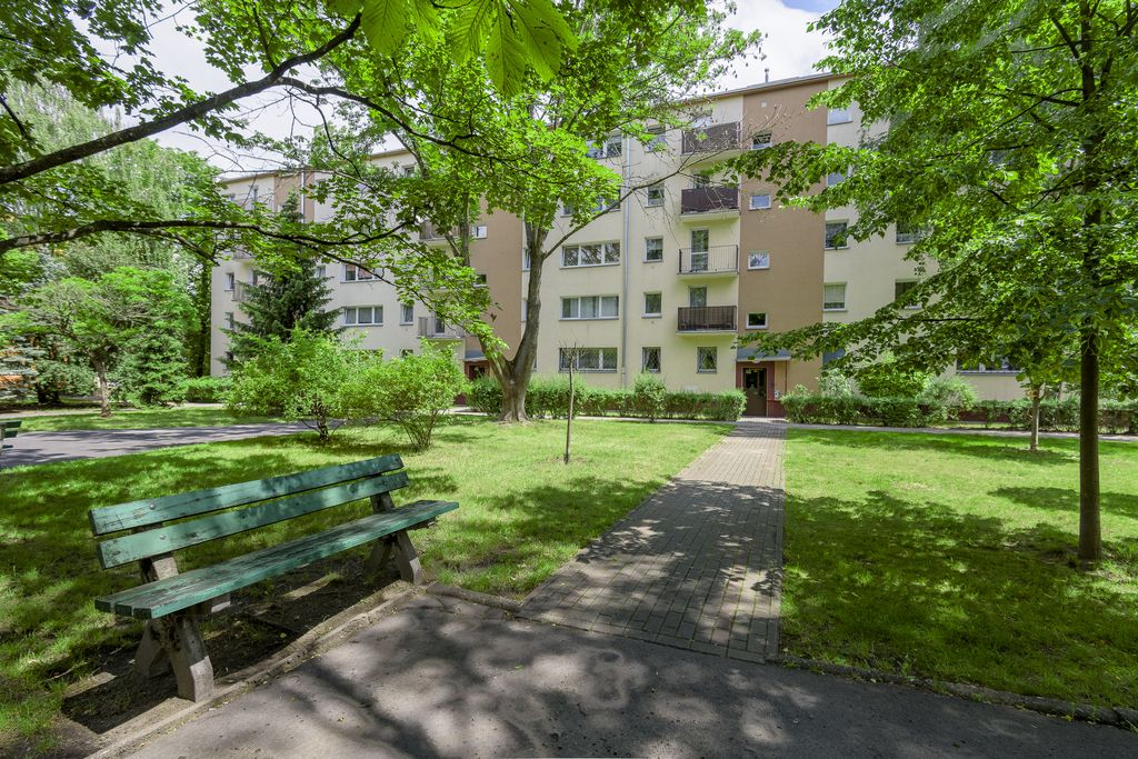 Warszawa · ul. Pustola — 25