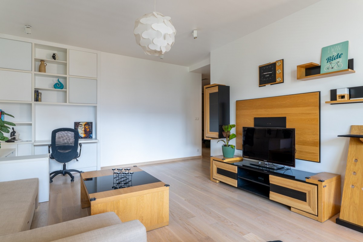 Warszawa · ul. Prymasa Augusta Hlonda — 8
