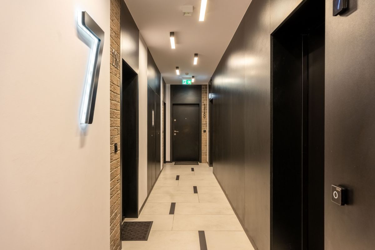 Warszawa · ul. Domaniewska — 17