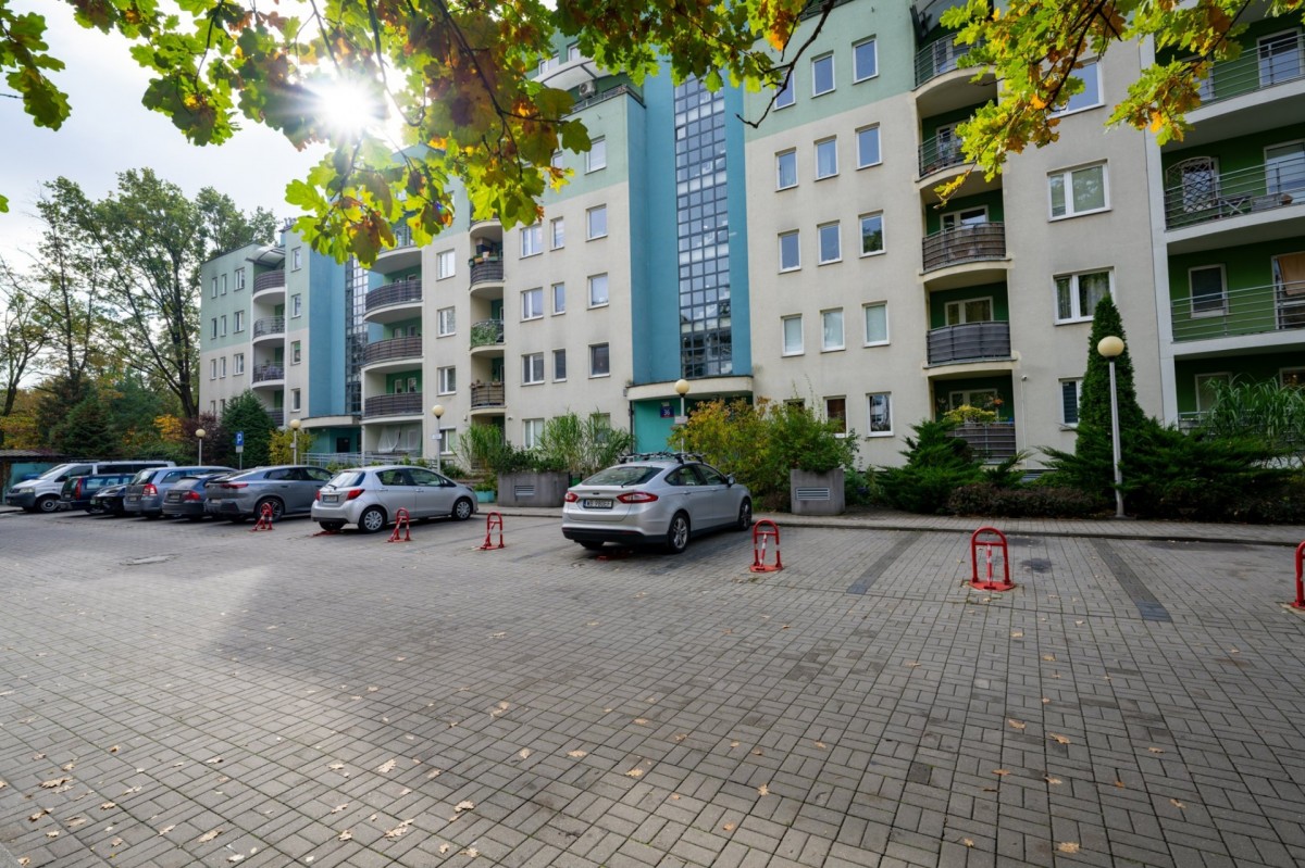 Warszawa · ul. Obrońców Tobruku — 17