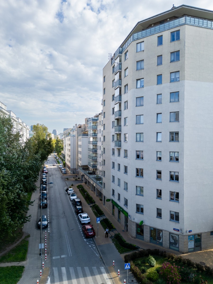 Warszawa · ul. Józefa Bellottiego — 16