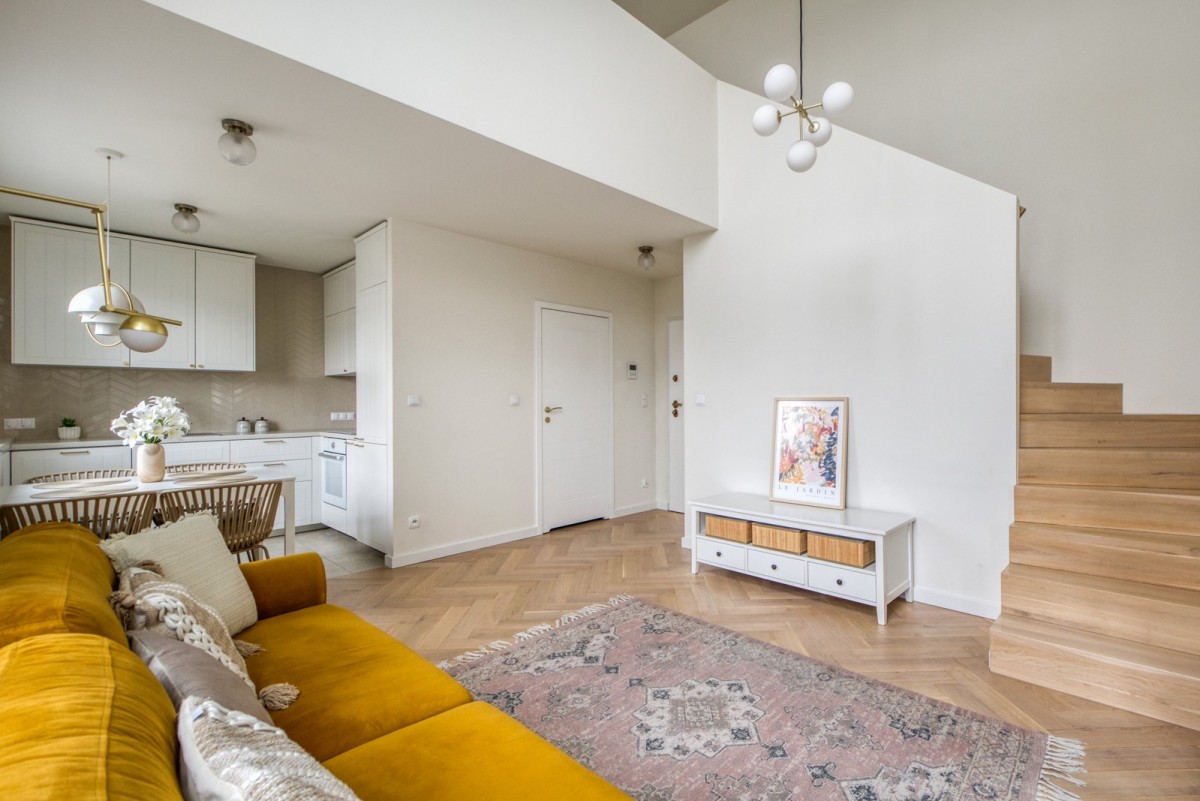 Warszawa · ul. Targowa — 4