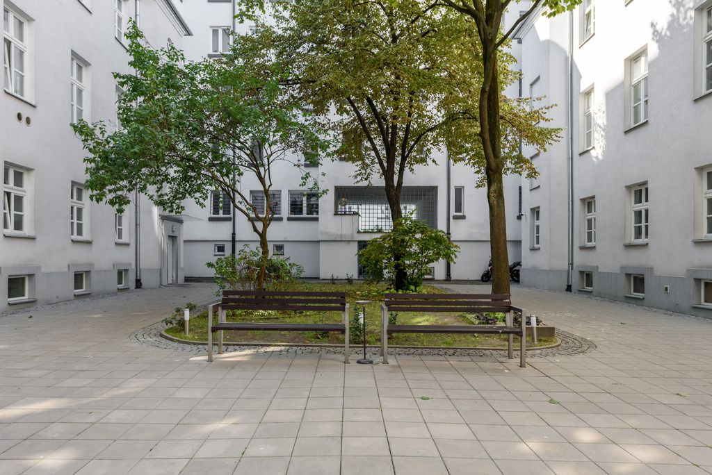 Warszawa · ul. Poznańska — 13