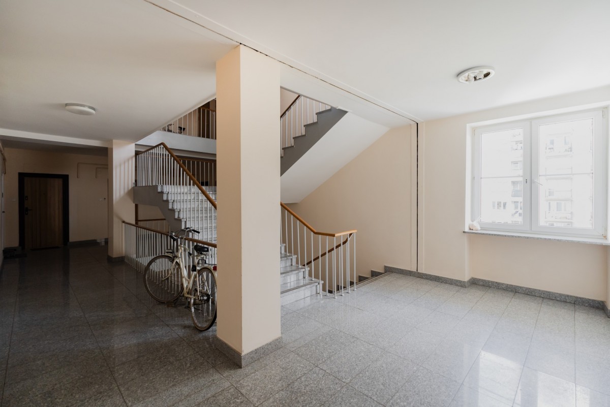 Warszawa · ul. Marszałkowska — 12