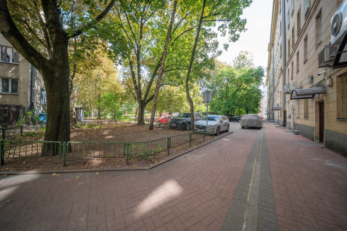 Warszawa · ul. Polna — 27