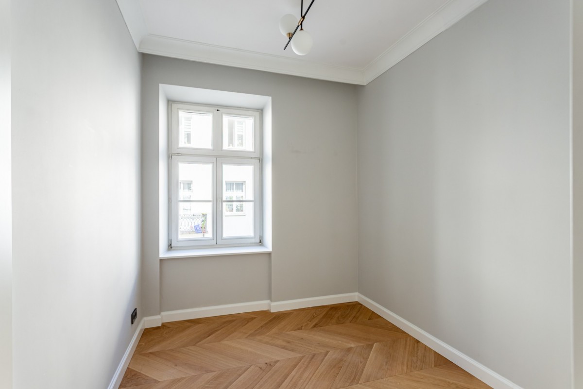 Warszawa · ul. Wspólna — 7
