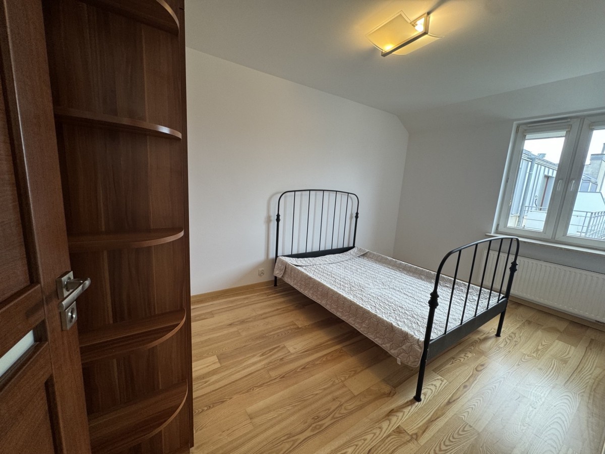 Warszawa · ul. Wilhelma Konrada Roentgena — 6