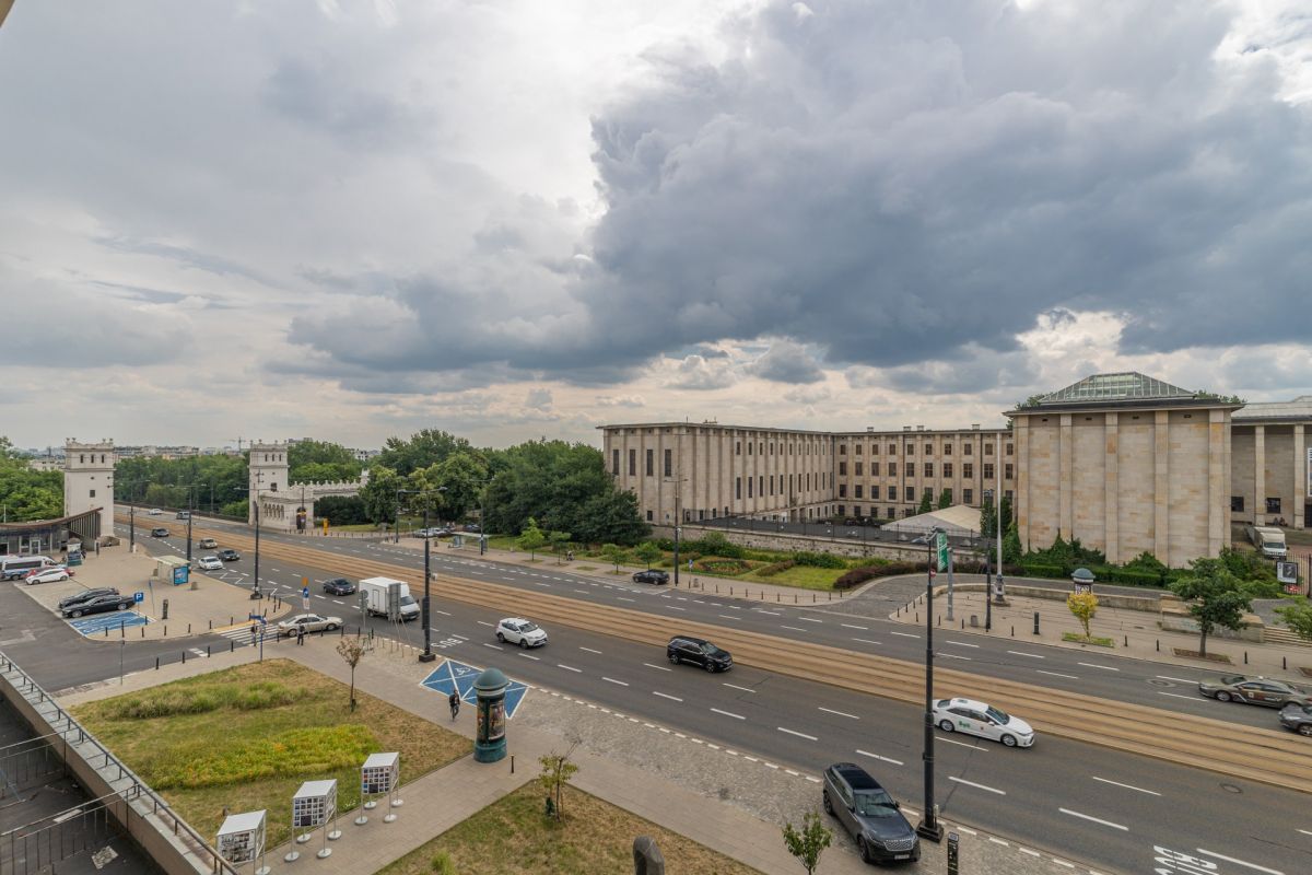 Warszawa · ul. Smolna — 18