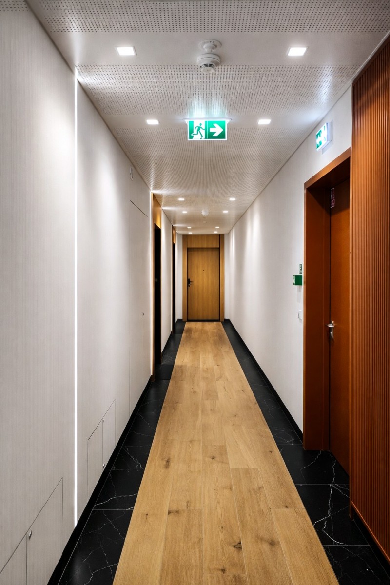 Warszawa · ul. Prosta — 16