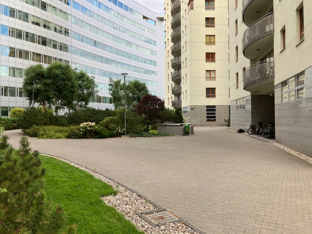 Warszawa · al. Aleja Wyścigowa — 15