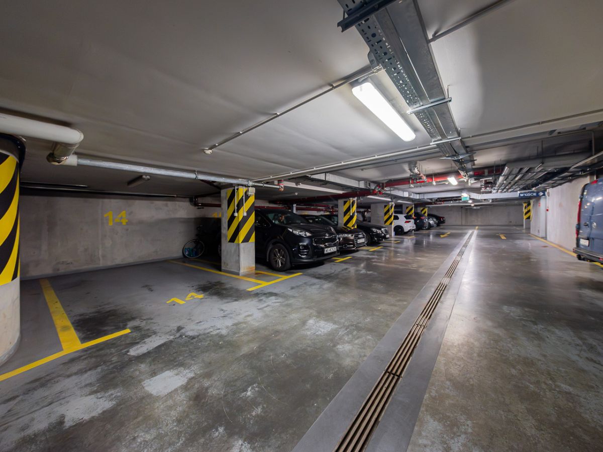 Warszawa · ul. Rejsu — 18