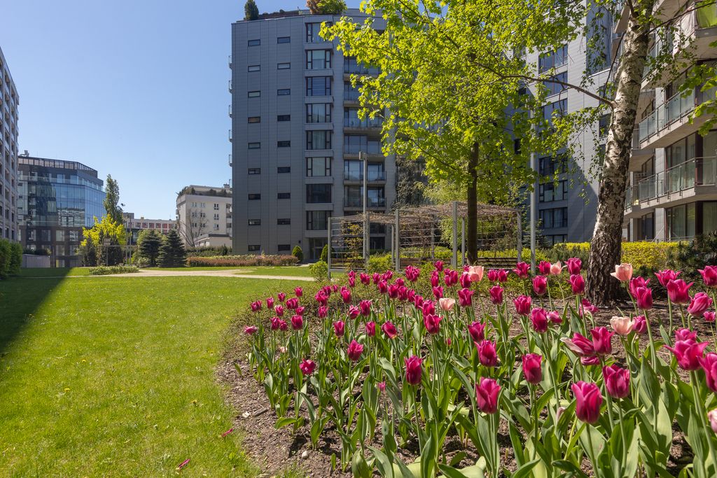 Warszawa · ul. Grójecka — 12